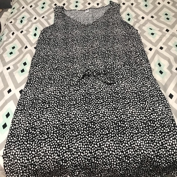 Old Navy Dresses & Skirts - Black and white dotted dress